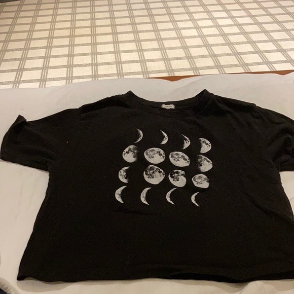 Garage brand - Cute crop moon tee 🌙 - Picture 1 of 2
